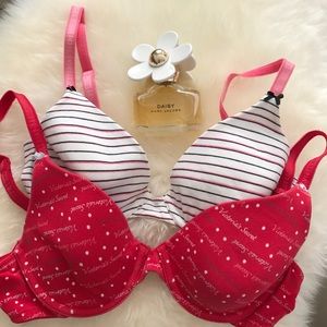 Victoria's Secret bra in two colors 32B no push up